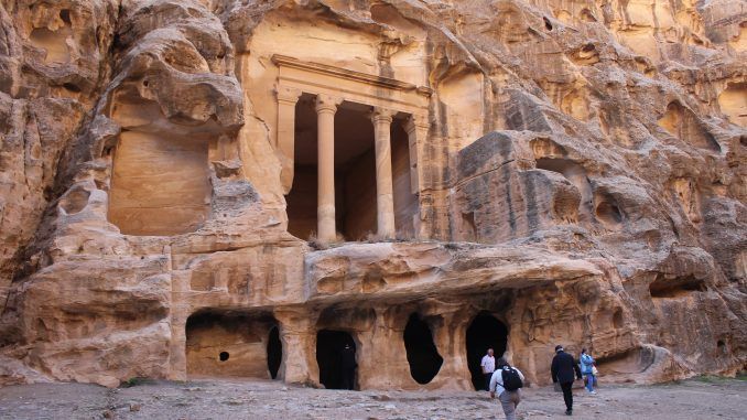 3. Pequena Petra.