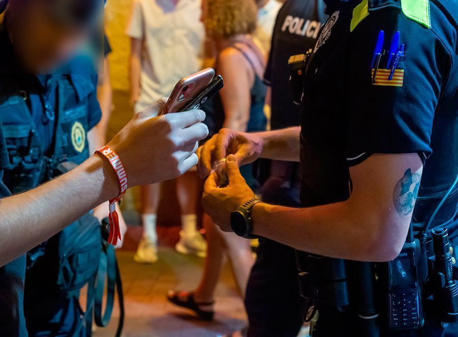 El incivismo de los turistas crece y eleva las cifras de criminalidad en Lloret El incivismo de los turistas crece y eleva las cifras de criminalidad en Lloret