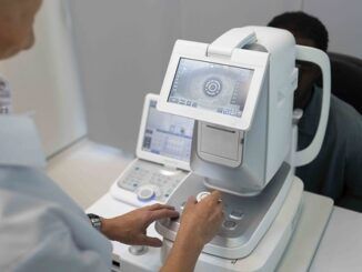 Qué es la presión intraocular y cómo se utiliza un tonómetro para medirla