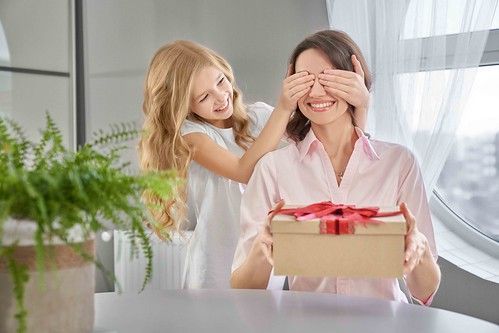 Los españoles gastarán una media de 72 euros en regalos para el Día de la Madre de 2025