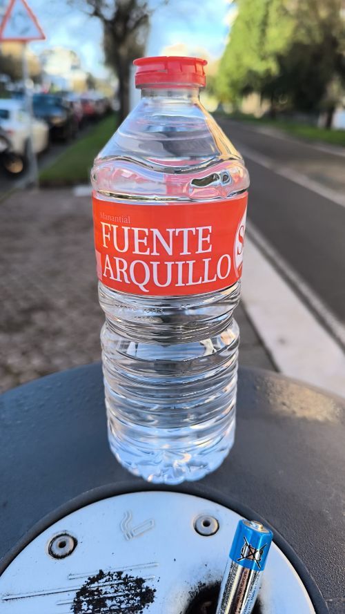Podemos Cantabria denuncia el fraude a la ciudadanía: Agua de Solares se embotella con agua de Albacete Podemos Cantabria denuncia el fraude a la ciudadanía: Agua de Solares se embotella con agua de Albacete